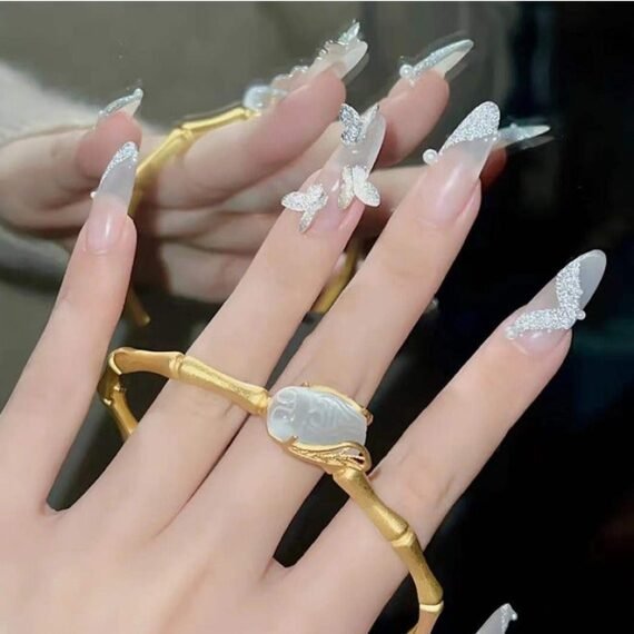 24Pcs Fake Nails, Press Nails, Mid-length Ballet Manicure - Three-dimensional Butterfly Pearl Manicure - Translucent White Sparkling Diamond Manicure - Fake Nail Patch