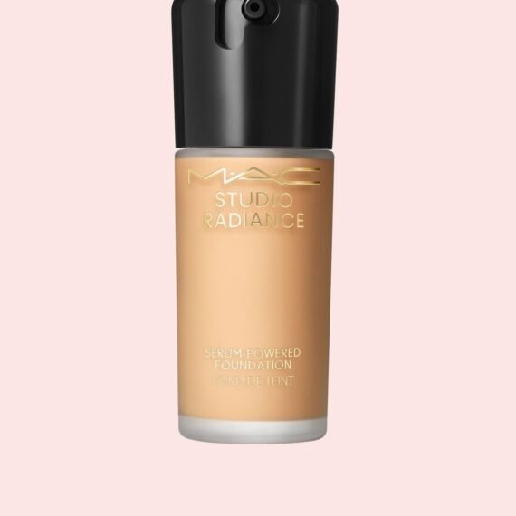 Studio Radiance Serum-Powered™ Foundation - NC30