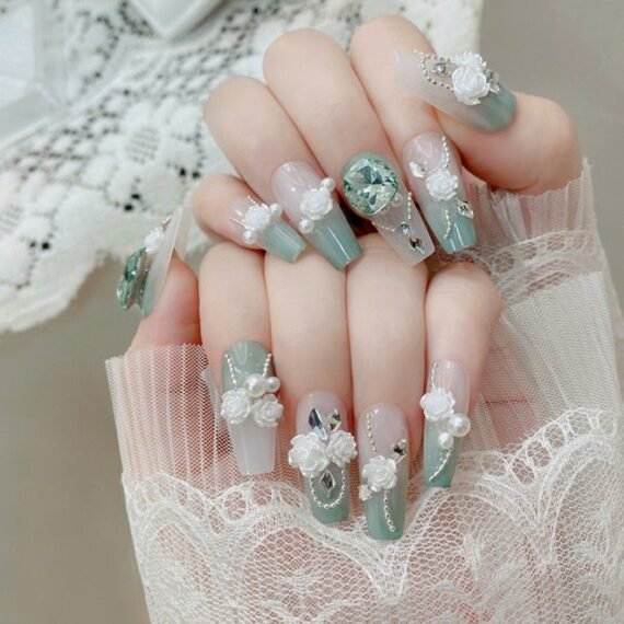 24Pcs Fake Nails, Press Nails, Mid-length Ballet Manicure - Gradient Green Diamond Manicure - Three-dimensional White Rose Green Diamond Manicure - Fake Nail Patch
