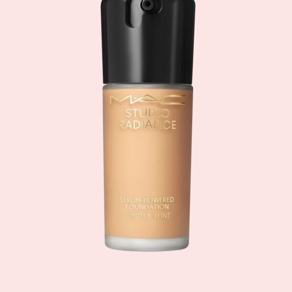 Studio Radiance Serum Powered Foundation - NC37