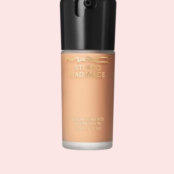 Studio Radiance Serum Powered Foundation - NW30