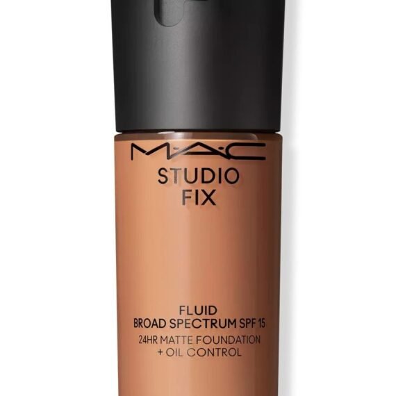 Studio Fix Fluid SPF15 24HR Matte Foundation + Oil Control NW33